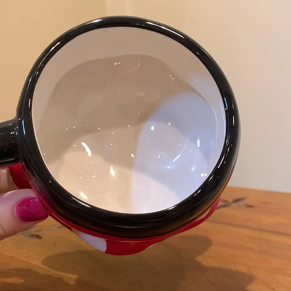 Minnie Mouse skirt mug - Picture 3 of 4